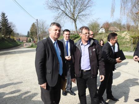 Minister za infrastrukturo dr. Peter Gašperšič obiskal delovišče na Gibini 9